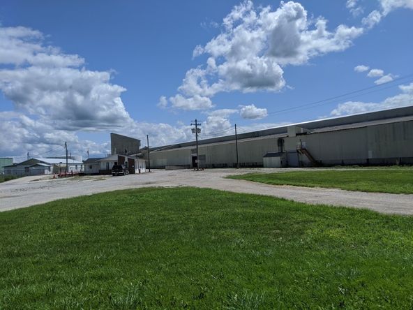 610 W Ross Ln, Danville, IL 61834